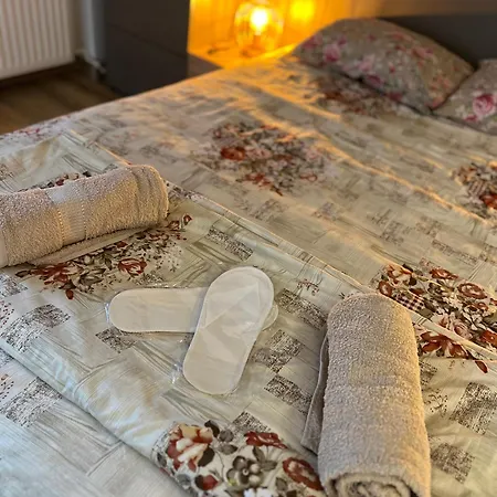 Apartamento Mona's *